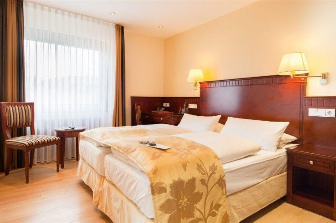 Готель Marburger Hof Екстер'єр фото